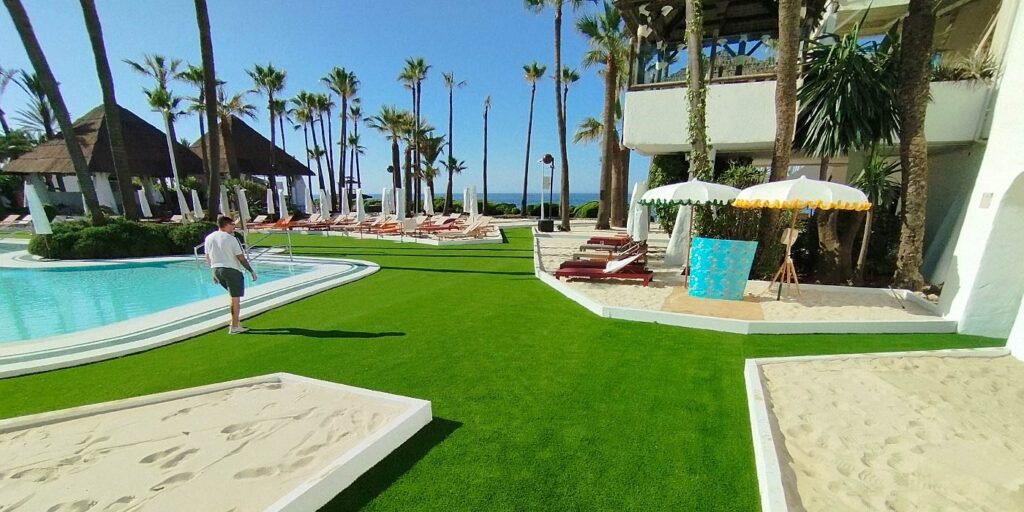 Zonas de Piscinas y Jardines en el Hotel Don Carlos - Nikki Beach - Xterra 33